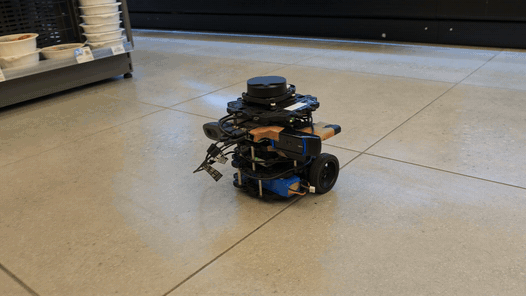 조이스틱으로 주행하며 데이터를 기록하는 실물 TurtleBot3